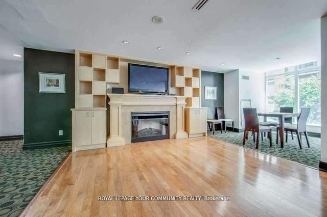 806 - 8 Scollard St, Condo with 1 bedrooms, 1 bathrooms and 0 parking in Toronto ON | Image 10